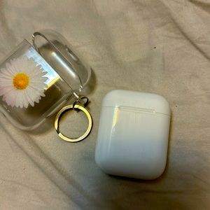 COPY - Airpods 1st gen including the case